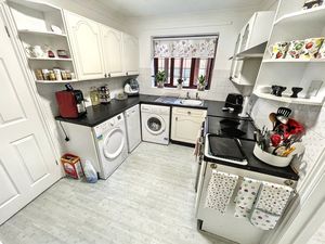 Kitchen- click for photo gallery